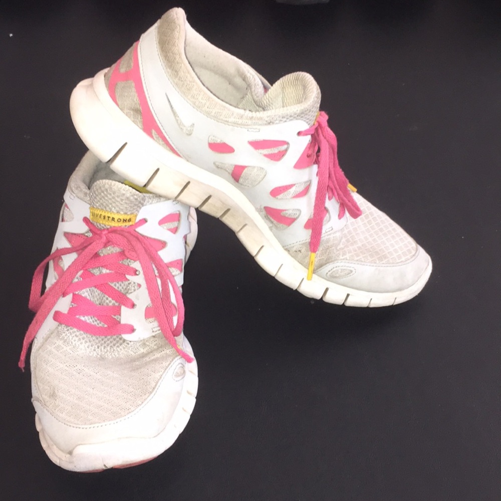 Nike Livestrong Free Run 2.0 Grey & Pink Sneakers